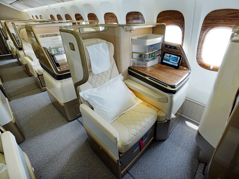 الخطوط الإماراتية الدرجة الأولي طيران الإمارات