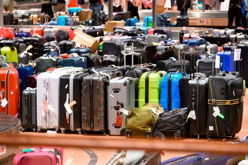 كيفية تجنب رسوم السفر المخفية