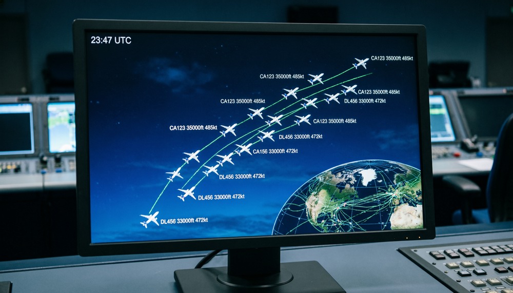 حركة الطيران مباشر في الأجواء الآن